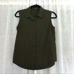 UNIQLO sleeveless blouse